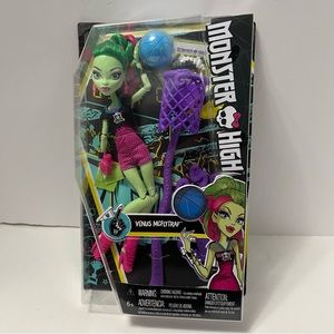 MONSTER HIGH DOLL NRFB VENUS MCFLYTRAP CASKETBALL CHAMP NWT toy 2016